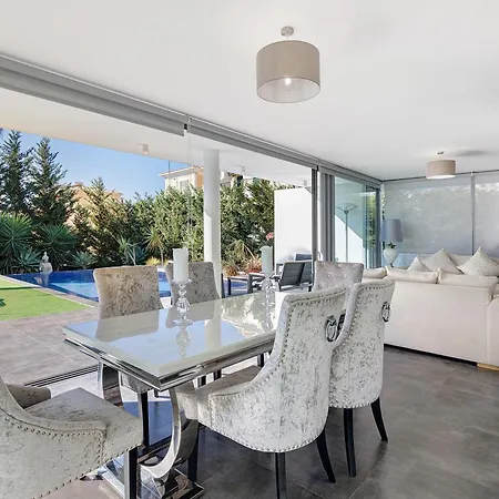 By Gabi Miguel Villa Pera