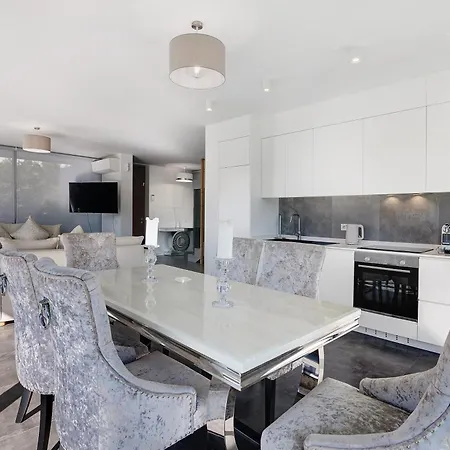 By Gabi Miguel Villa Pera